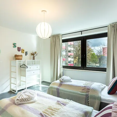 Apartamento Level22 ! Gross & Modern, Parkplatz, Balkon, Kueche Leverkusen