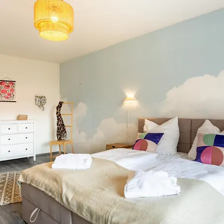 Apartamento Level22 ! Gross & Modern, Parkplatz, Balkon, Kueche Leverkusen